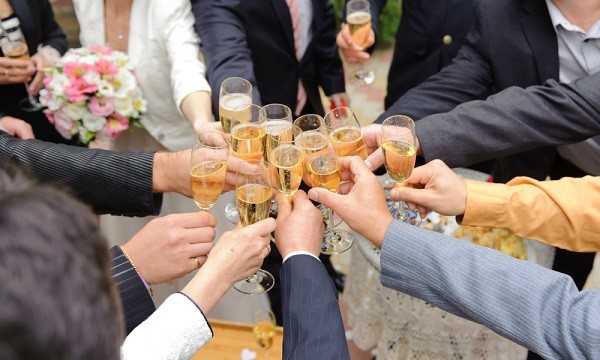 7 Wedding Toast Mistakes to Avoid