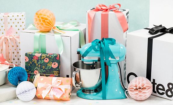 Appropriate Ways to Share Your Wedding Registry With Guests