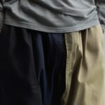 what color pants go with grey shirt