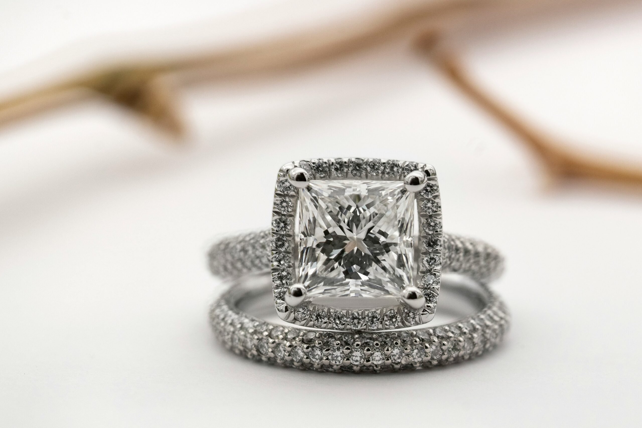 The Cost of Taylor Swift and Travis Kelce’s Proposal: Breaking Down the Price Tag Behind the Engagement